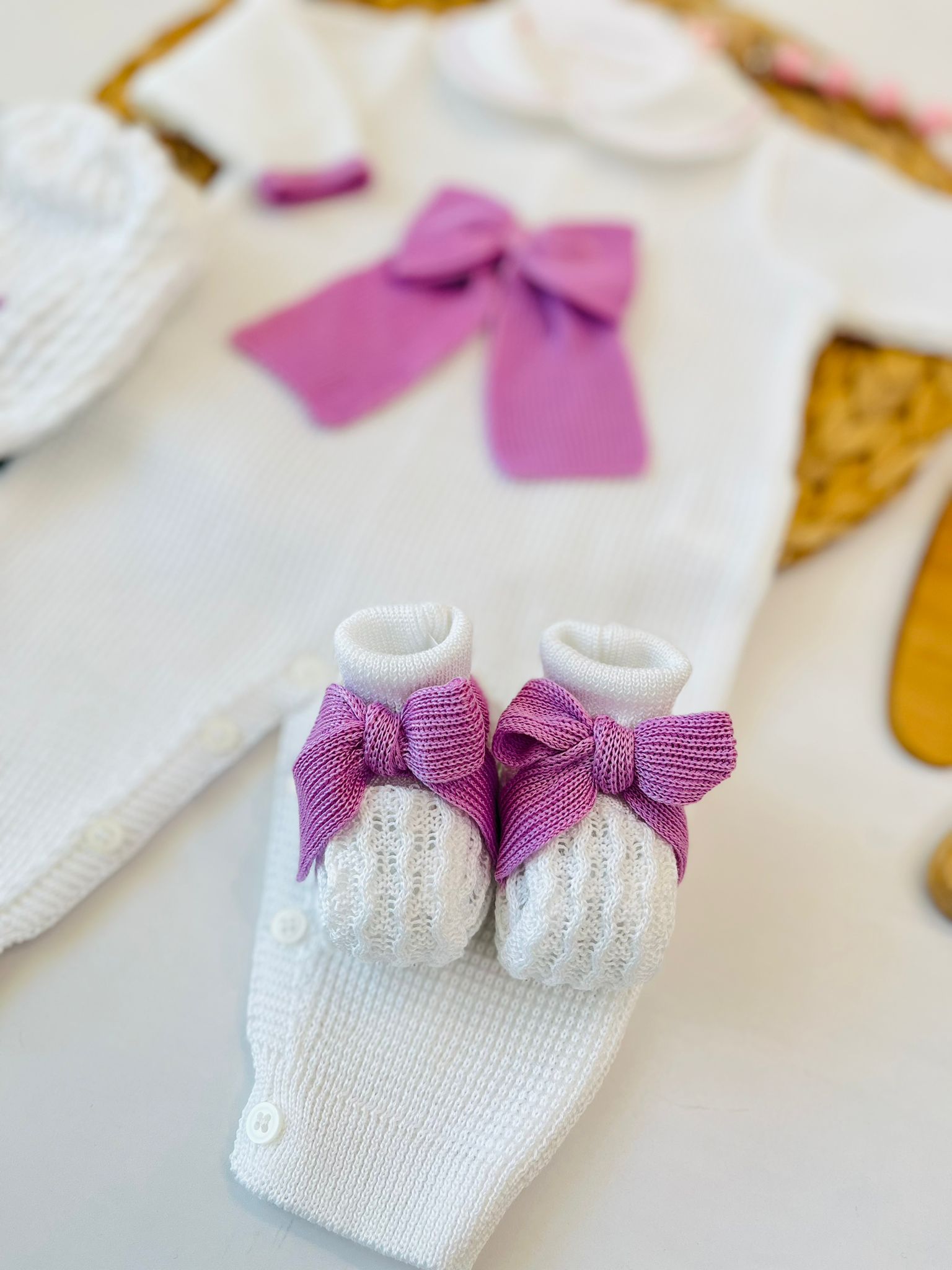 TUTINA CON PARURE 100% FILO DI COTONE BIANCO CICLAMINO - Noi da piccoli