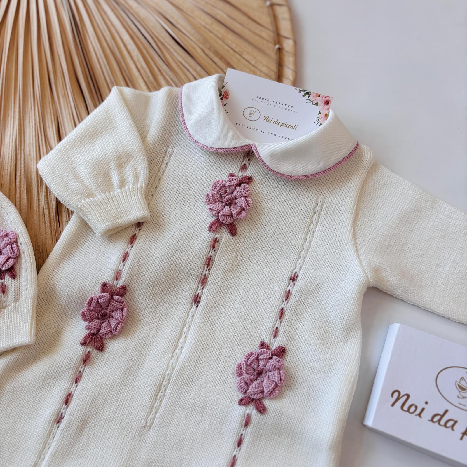 TUTINA CON PARURE 100% LANA PANNA FIORI DI MALVA - Noi da piccoli