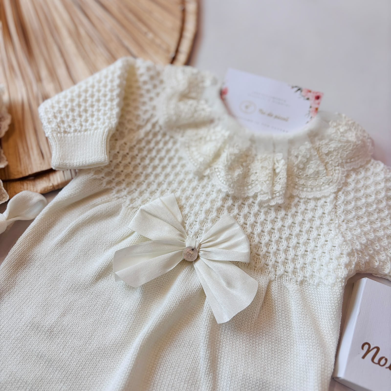 TUTINA CON PARURE 100% LANA PANNA PIZZO REBRODE' - Noi da piccoli