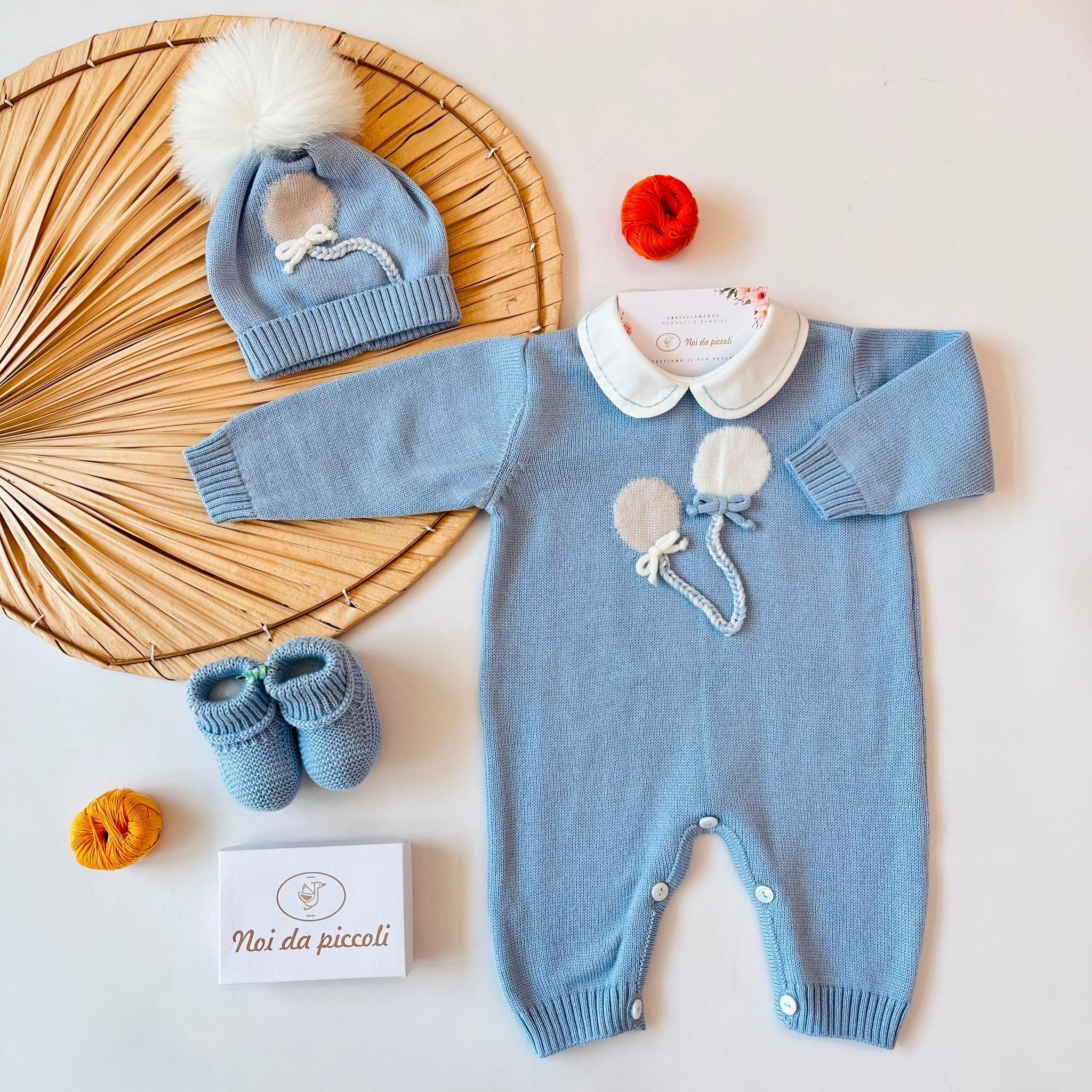 TUTINA CON PARURE 100% PURA LANA MERINO EXTRAFINE CIELO PALLONCINO - Noi da piccoli