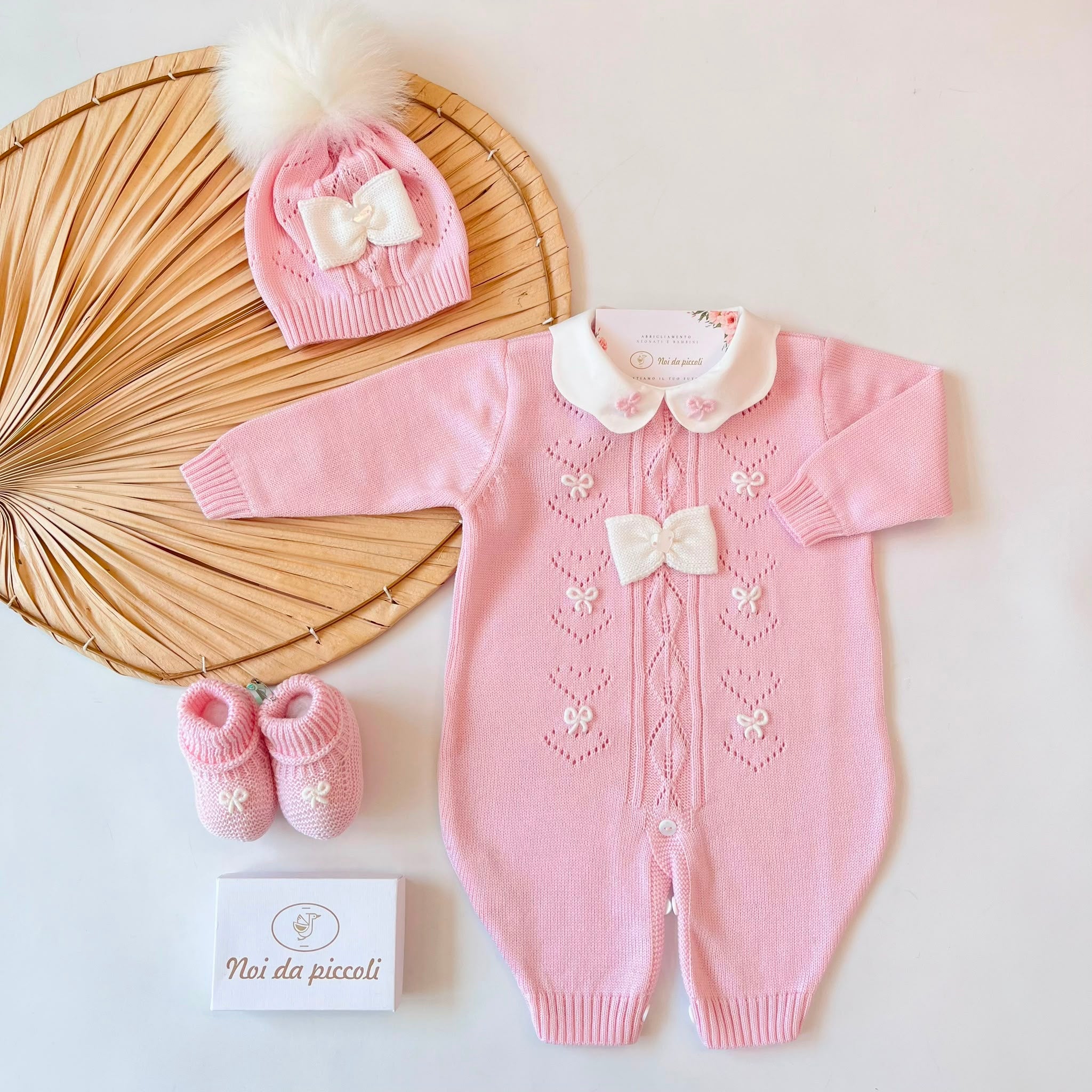 TUTINA CON PARURE 100% PURA LANA MERINO EXTRAFINE ROSA - Noi da piccoli