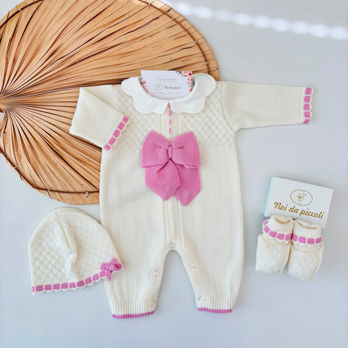 Tutina con Parure in Filato Caldo Panna Rosa Bebe' Margo' - Noi da piccoli