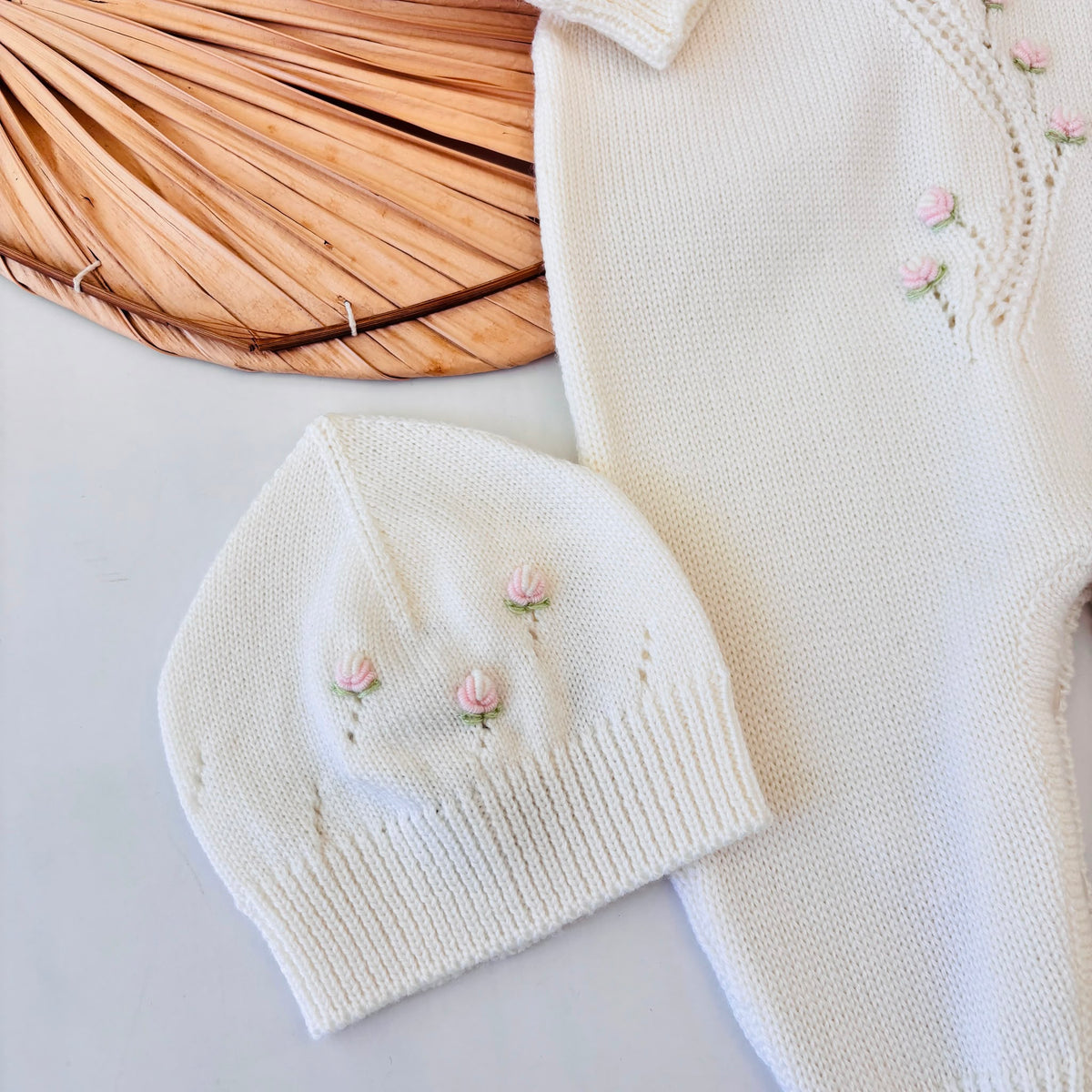 TUTINA CON PARURE in lana merino merida PANNA - Noi da piccoli