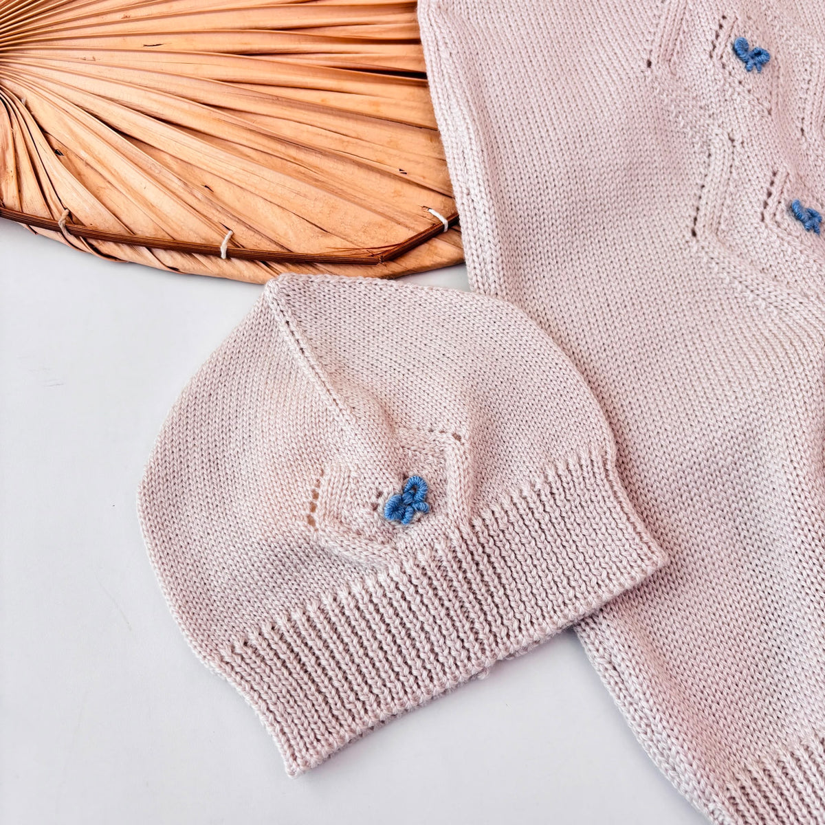 TUTINA CON PARURE in lana merino Pluto Tortora - Noi da piccoli