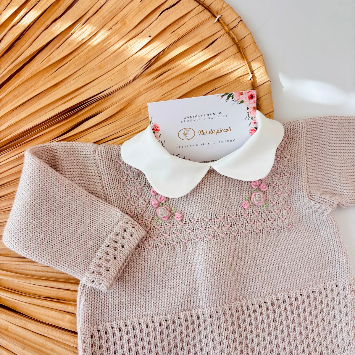 TUTINA CON PARURE in lana merino Tiana TORTORA - Noi da piccoli
