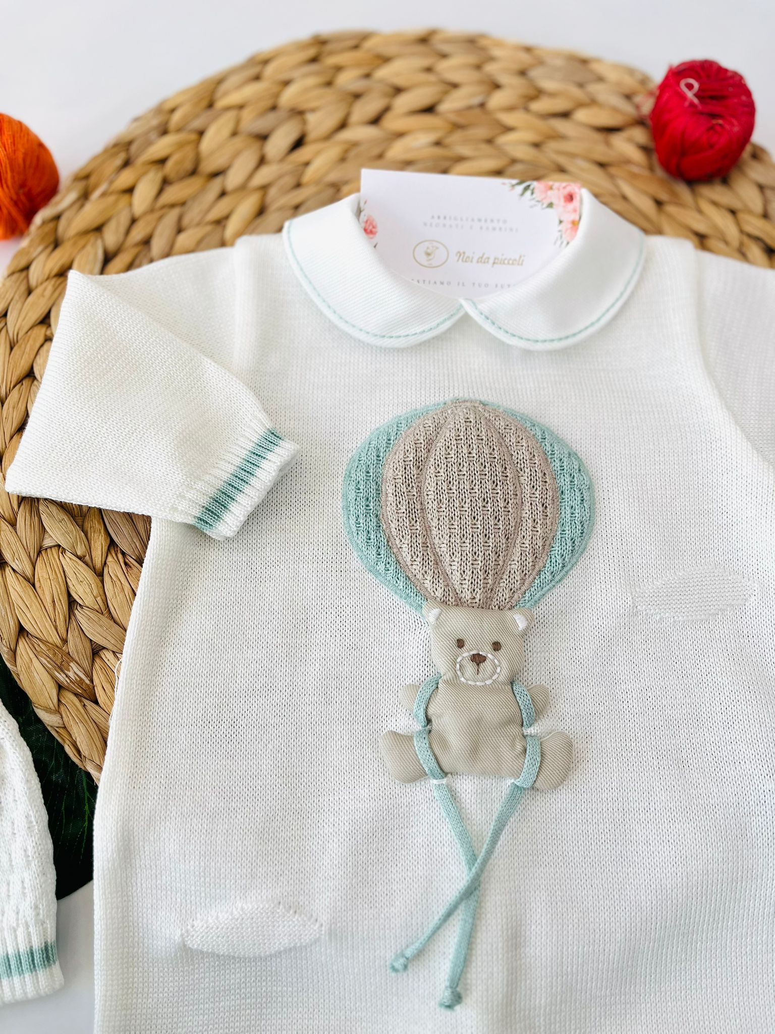 TUTINA CON PARURE MONGOLFIERA 100% FILO DI COTONE VERDE SALVIA - Noi da piccoli