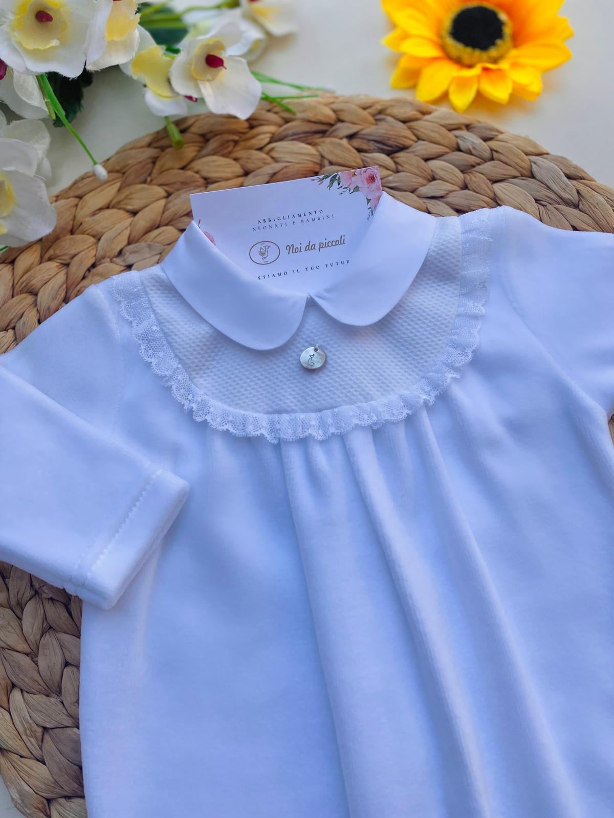 TUTINA CON RICAMI E BOTTONCINO IN MADREPERLA CINIGLIA BIANCO - Noi da piccoli