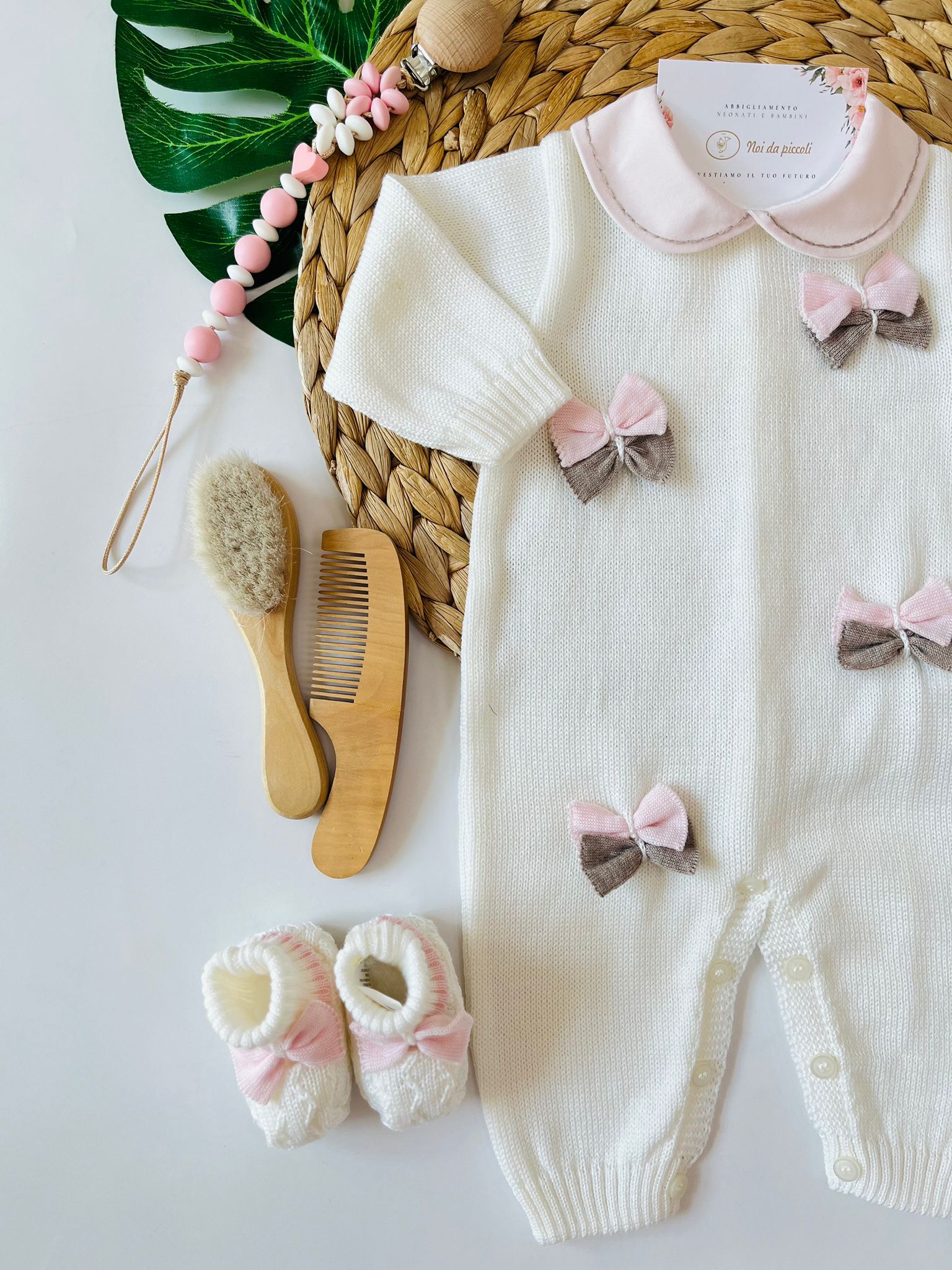 TUTINA CON SET PARURE 100% LANA VANIGLIA TORTORA ROSA - Noi da piccoli