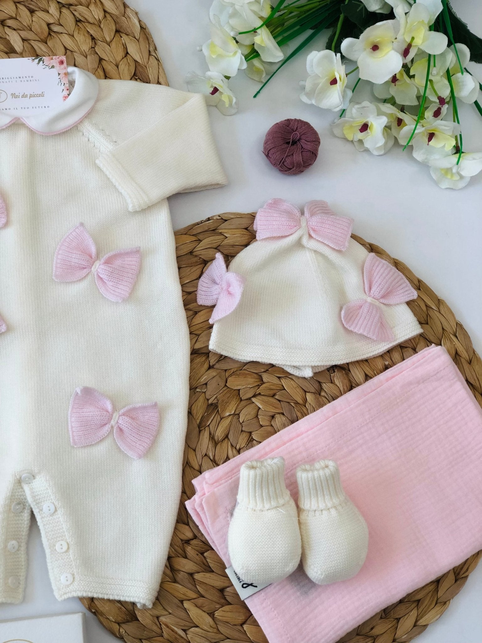 TUTINA CON SET PARURE IN 100% LANA PANNA E ROSA - Noi da piccoli