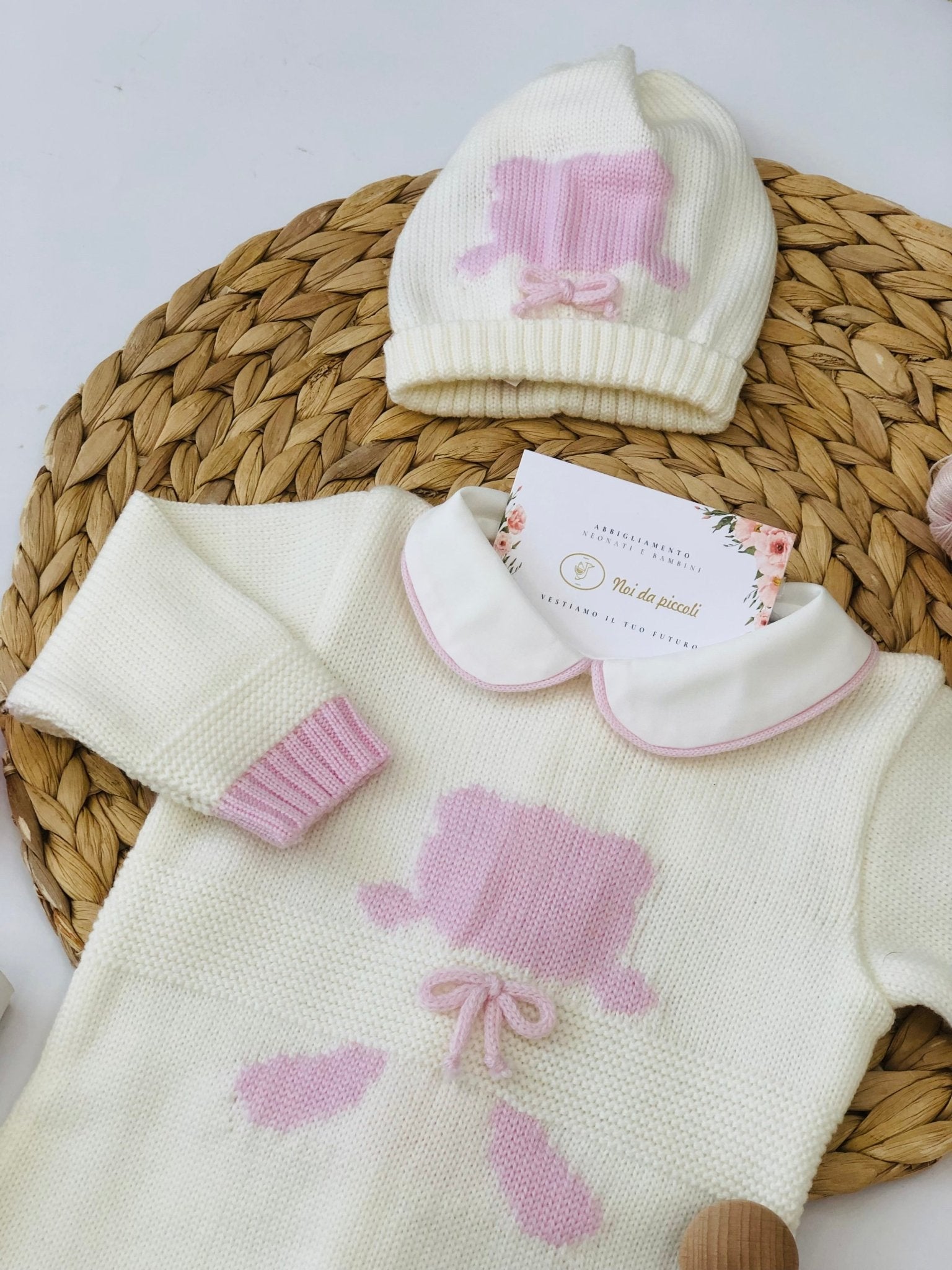 TUTINA CON SET PARURE IN LANA MERINO EXTRAFINE PANNA ROSA - Noi da piccoli