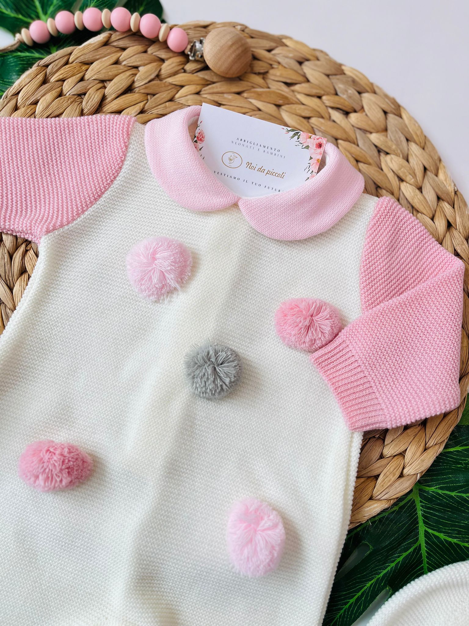 TUTINA CON SET PARURE PON POM COLOR FILATO CALDO ROSA - Noi da piccoli