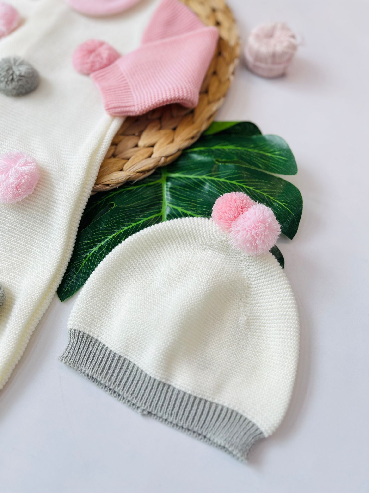 TUTINA CON SET PARURE PON POM COLOR FILATO CALDO ROSA - Noi da piccoli