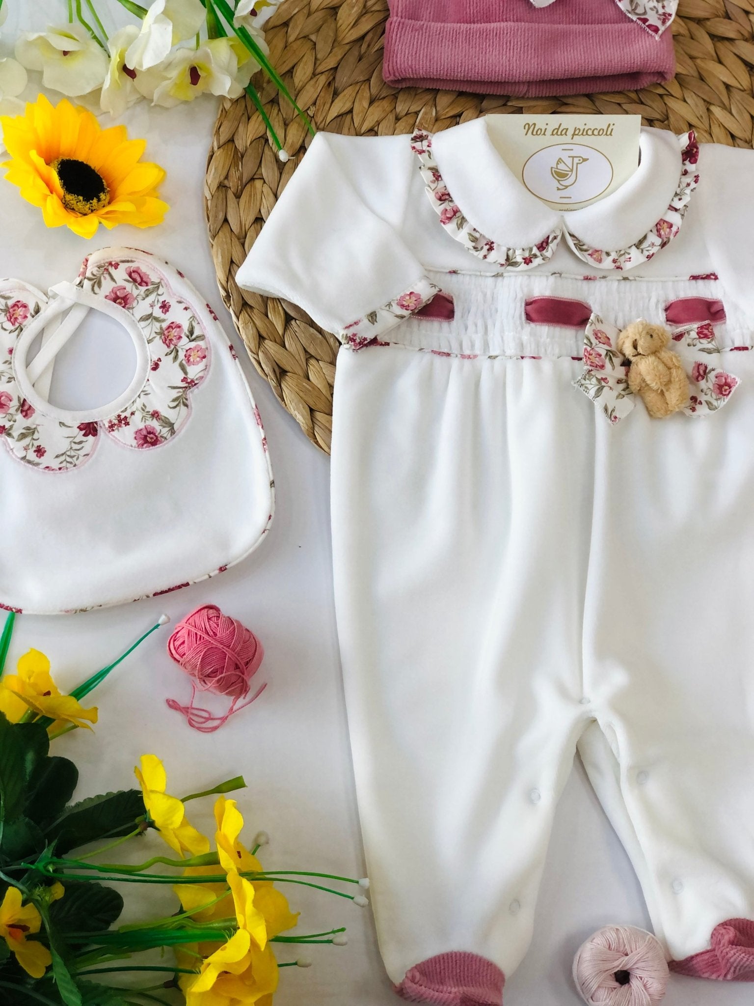 TUTINA IN CINGLIA BIANCO E FIORI ORSO - Noi da piccoli