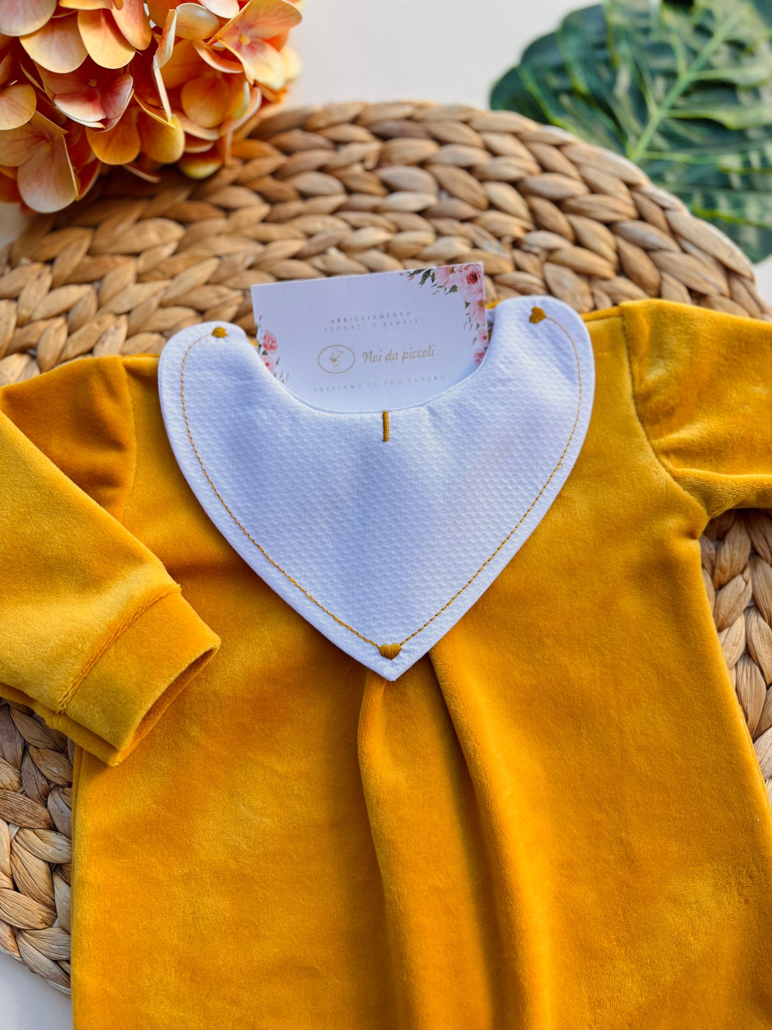 TUTINA IN CINIGLIA CON COLLETTO A CUORICINO OCRA - Noi da piccoli