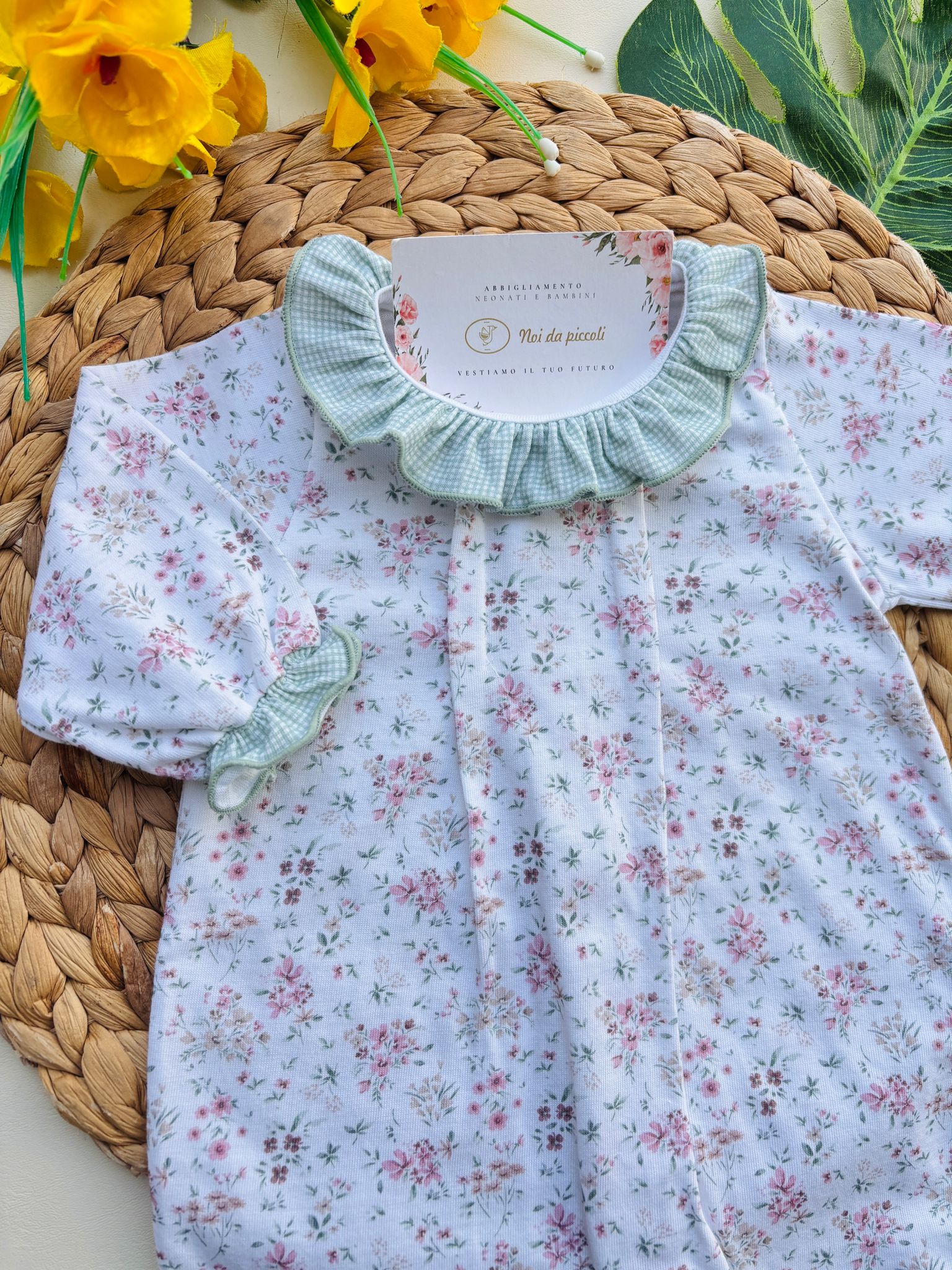 TUTINA IN COTONE CON COLLETTO A QUADRATINI E FOGLIOLINE BIANCO VERDE - Noi da piccoli