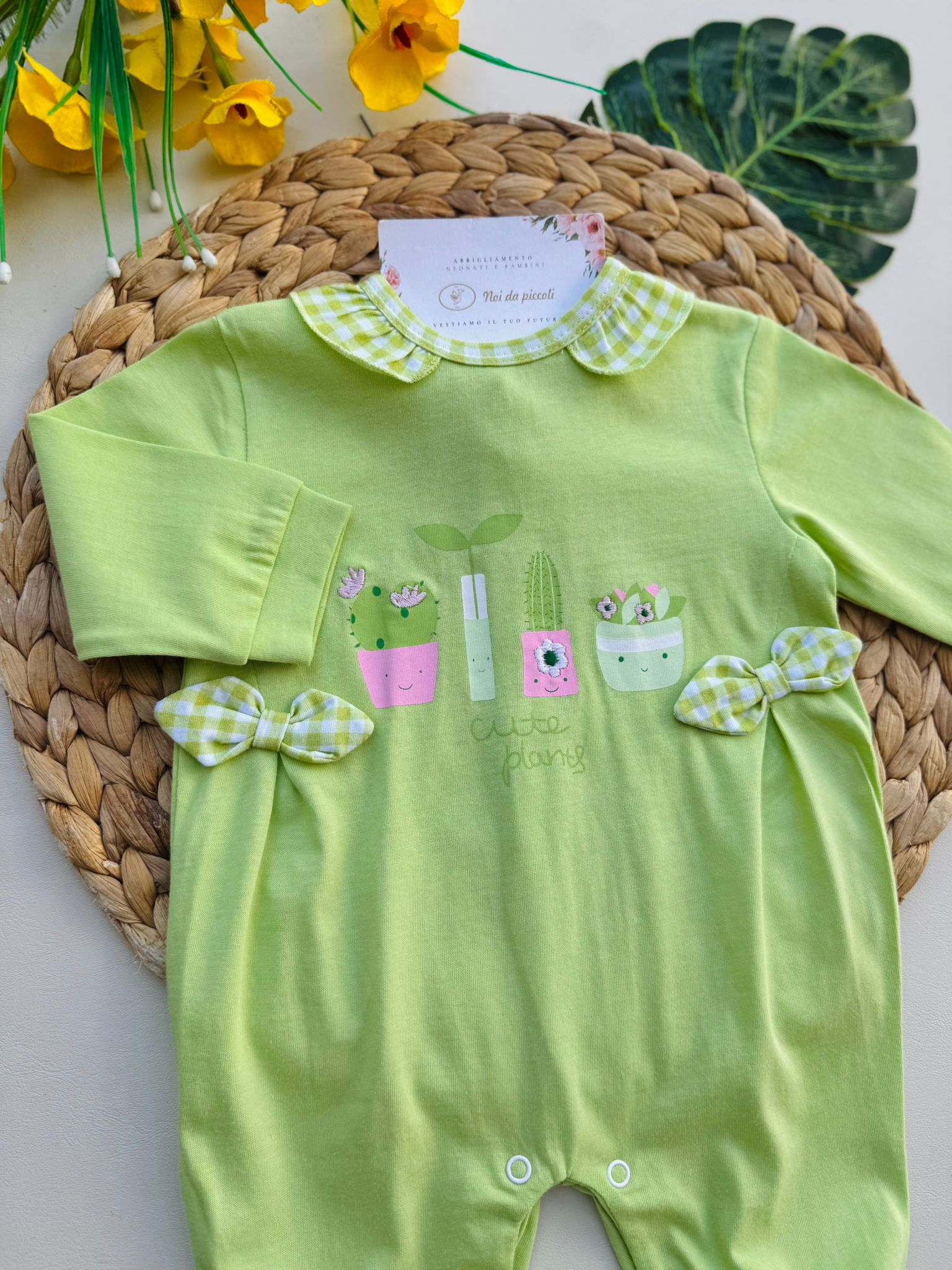 TUTINA IN COTONE CON DISEGNINI E FIOCCHETTI VERDE - Noi da piccoli