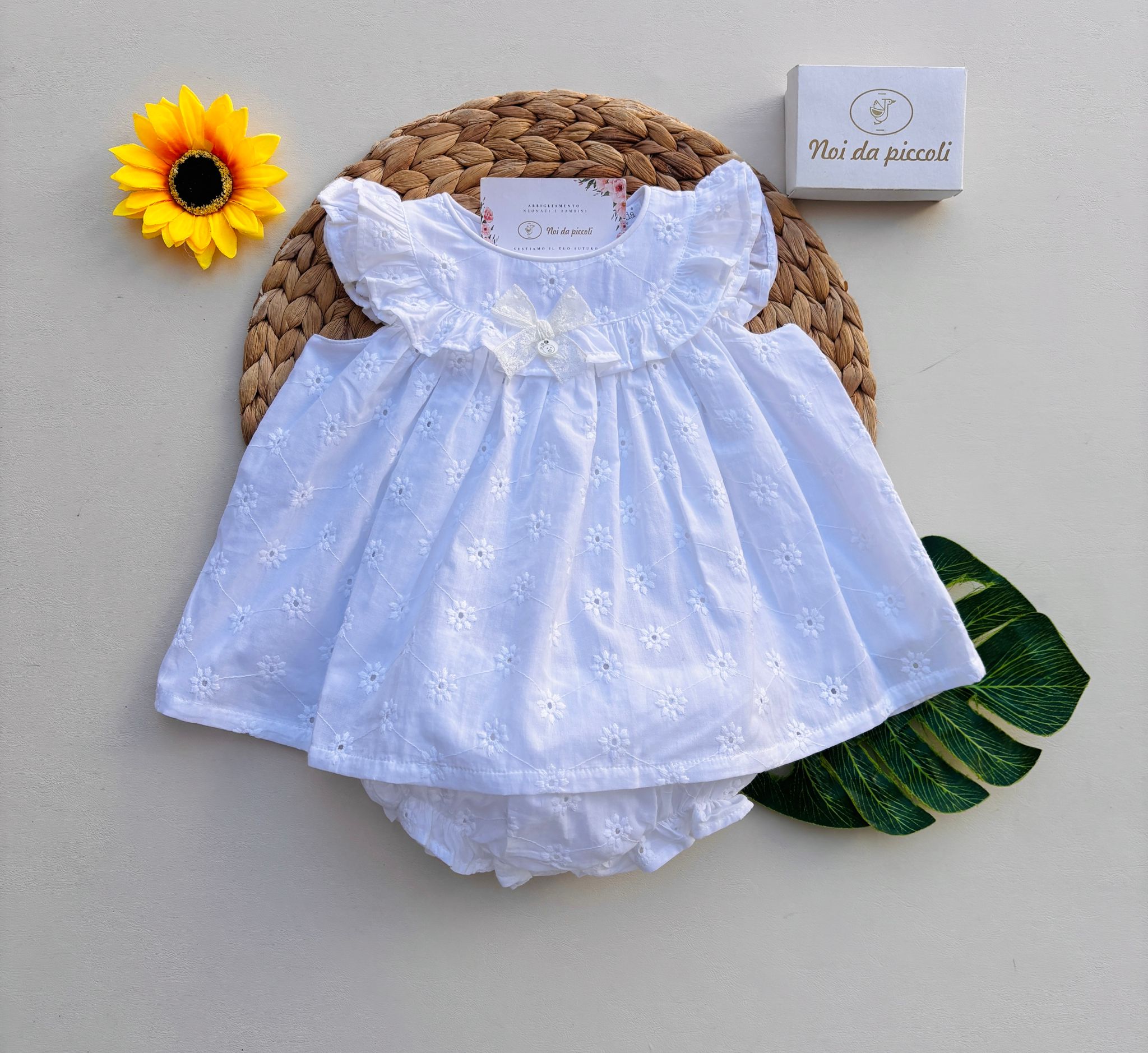 VESTINA CON CULOTTINA IN COTONE CON FIORELLINI BIANCO - Noi da piccoli