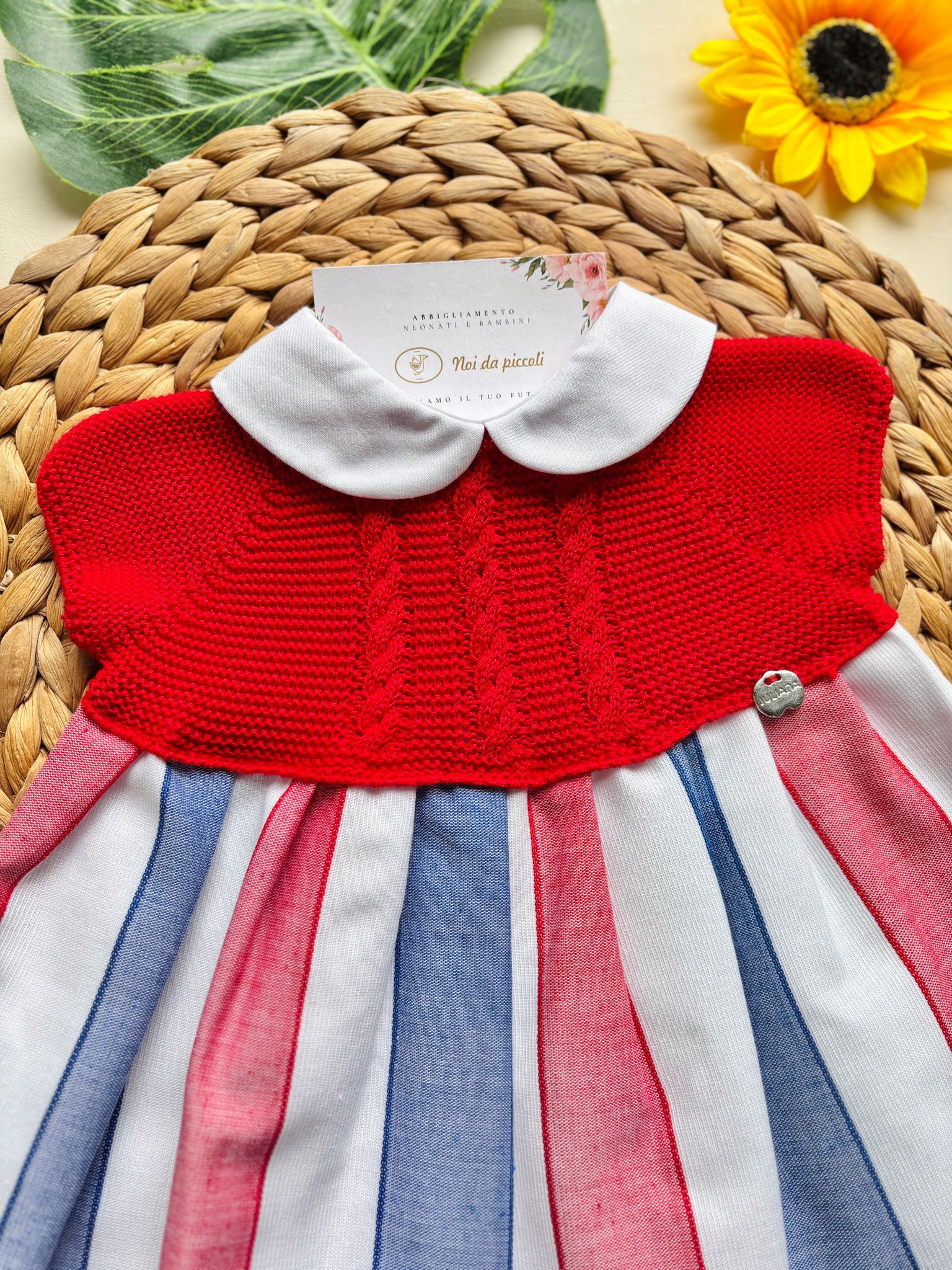 VESTINA IN COTONE E ACRILICO CON COLLETTO BIANCO E NELLA PARTE INFERIORE RIGHE COLORATE rojo - Noi da piccoli