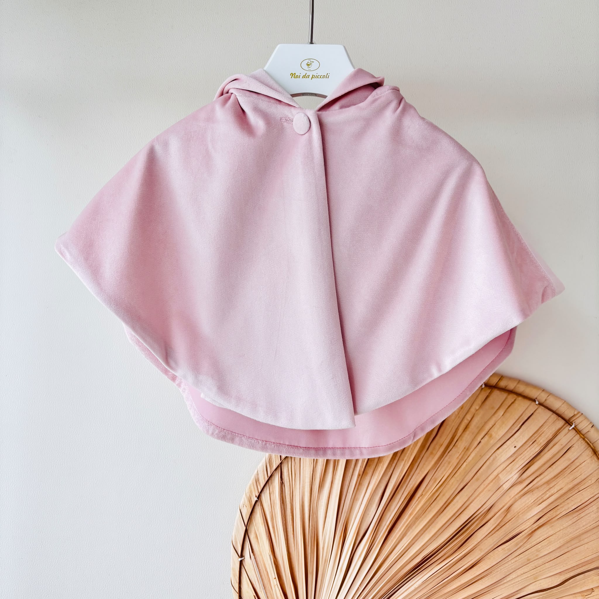 MANTELLA CON CAPPUCCIO IN VELLUTO ROSA