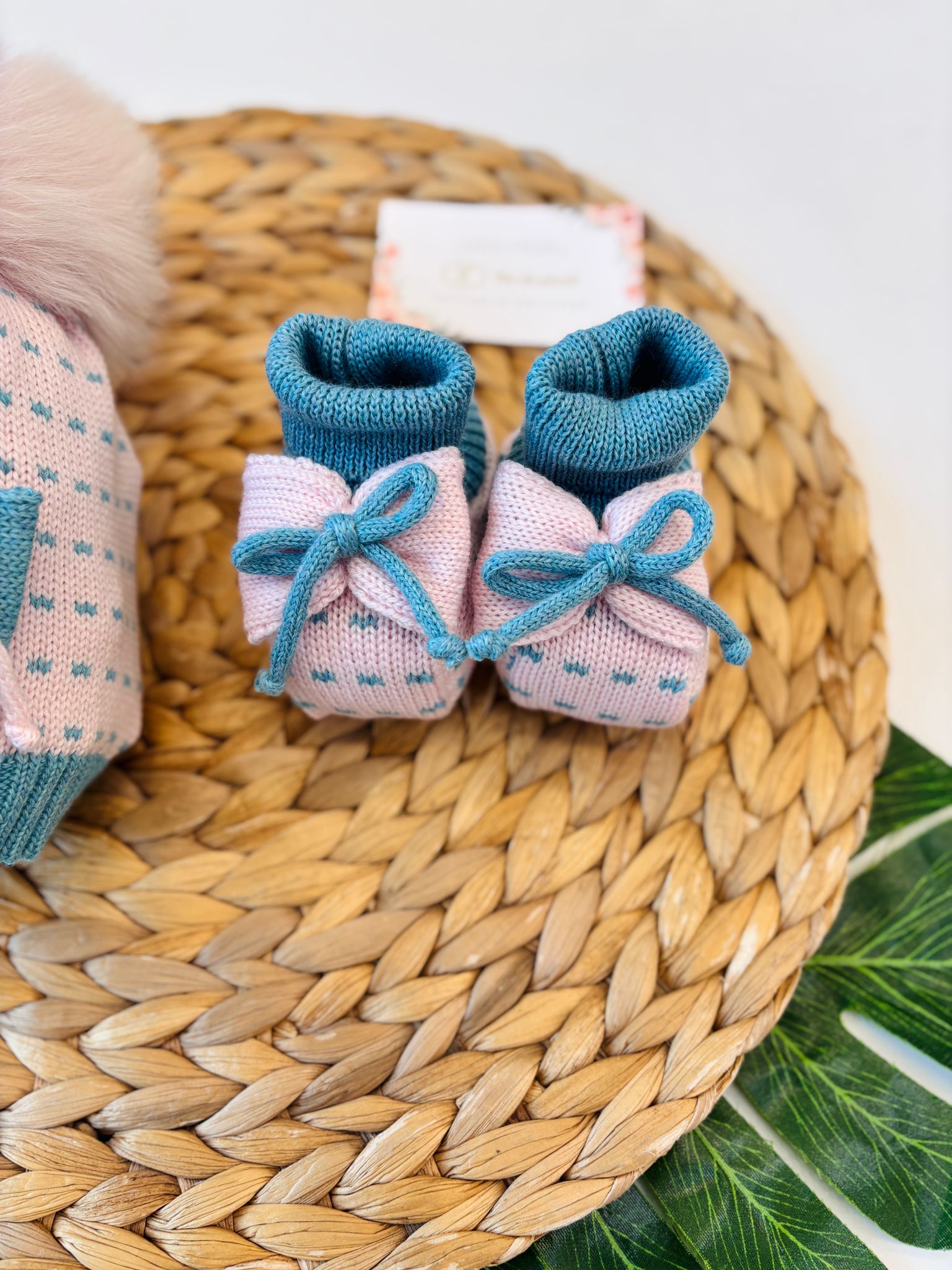 CAPPELLO E BABBUCCE PURA LANA ROSA