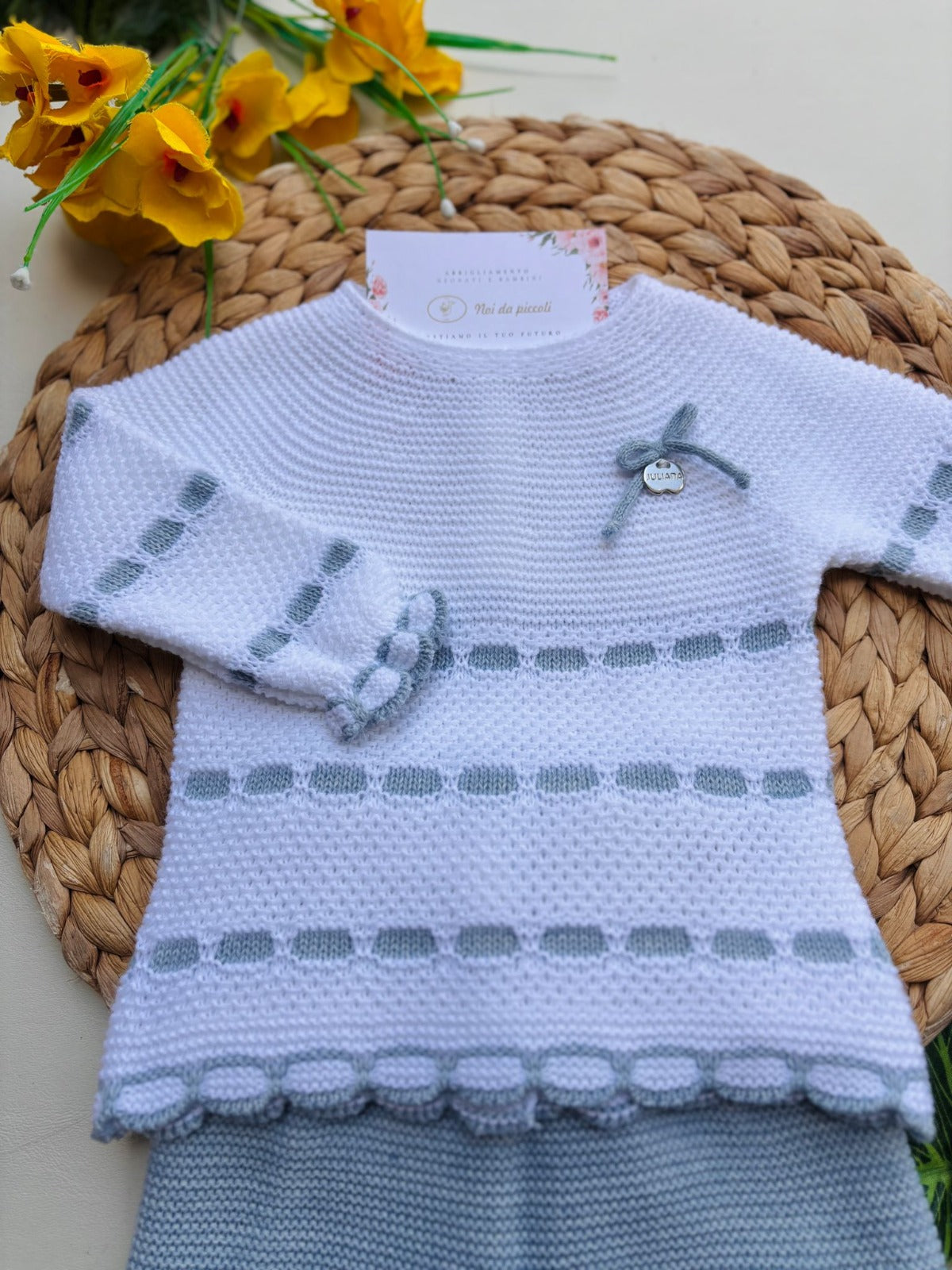 COMPLETO 2PZ CON CAPPELLINO FILATO CALDO BIANCO CIELO