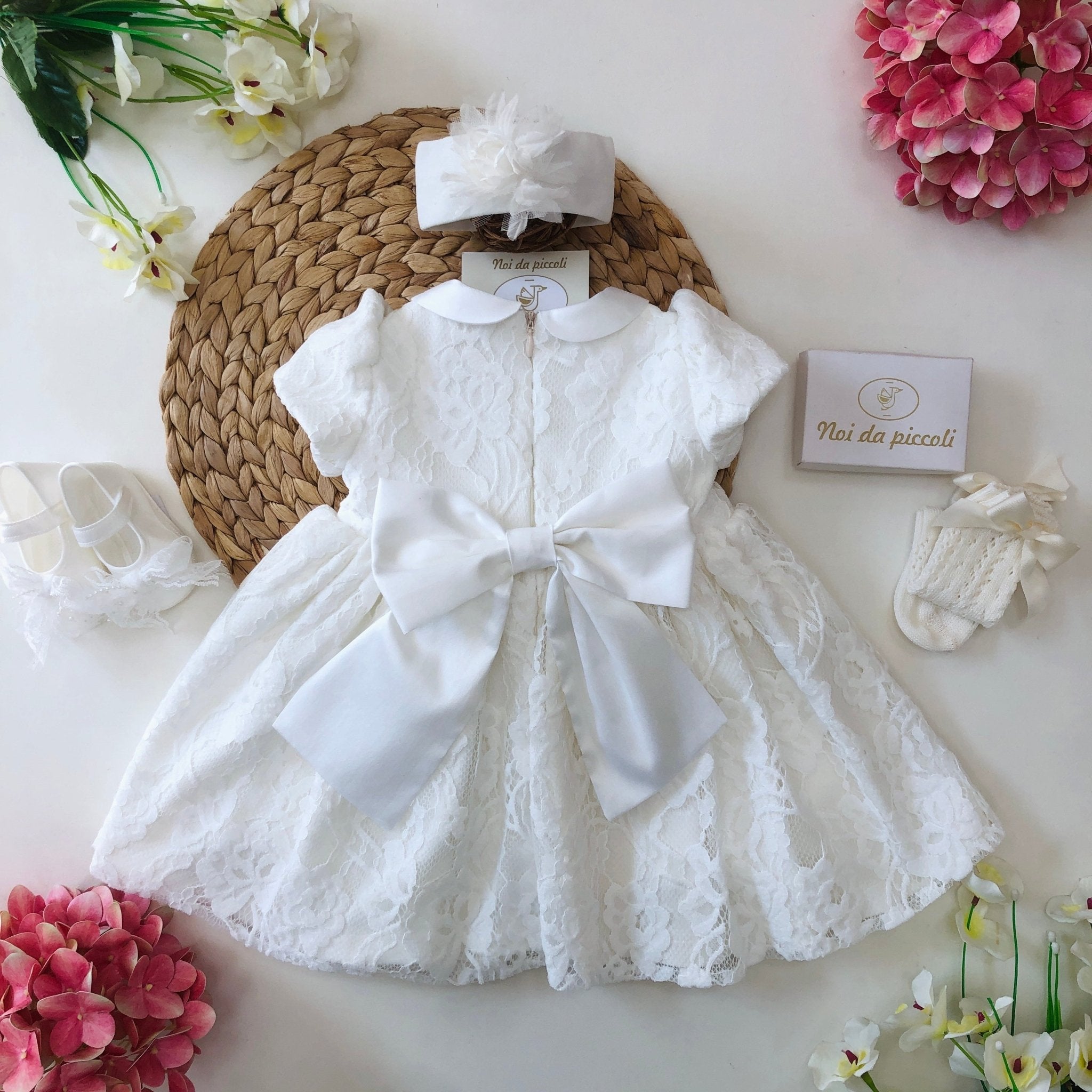 CREAM LACE DRESS WITH FLOWERS