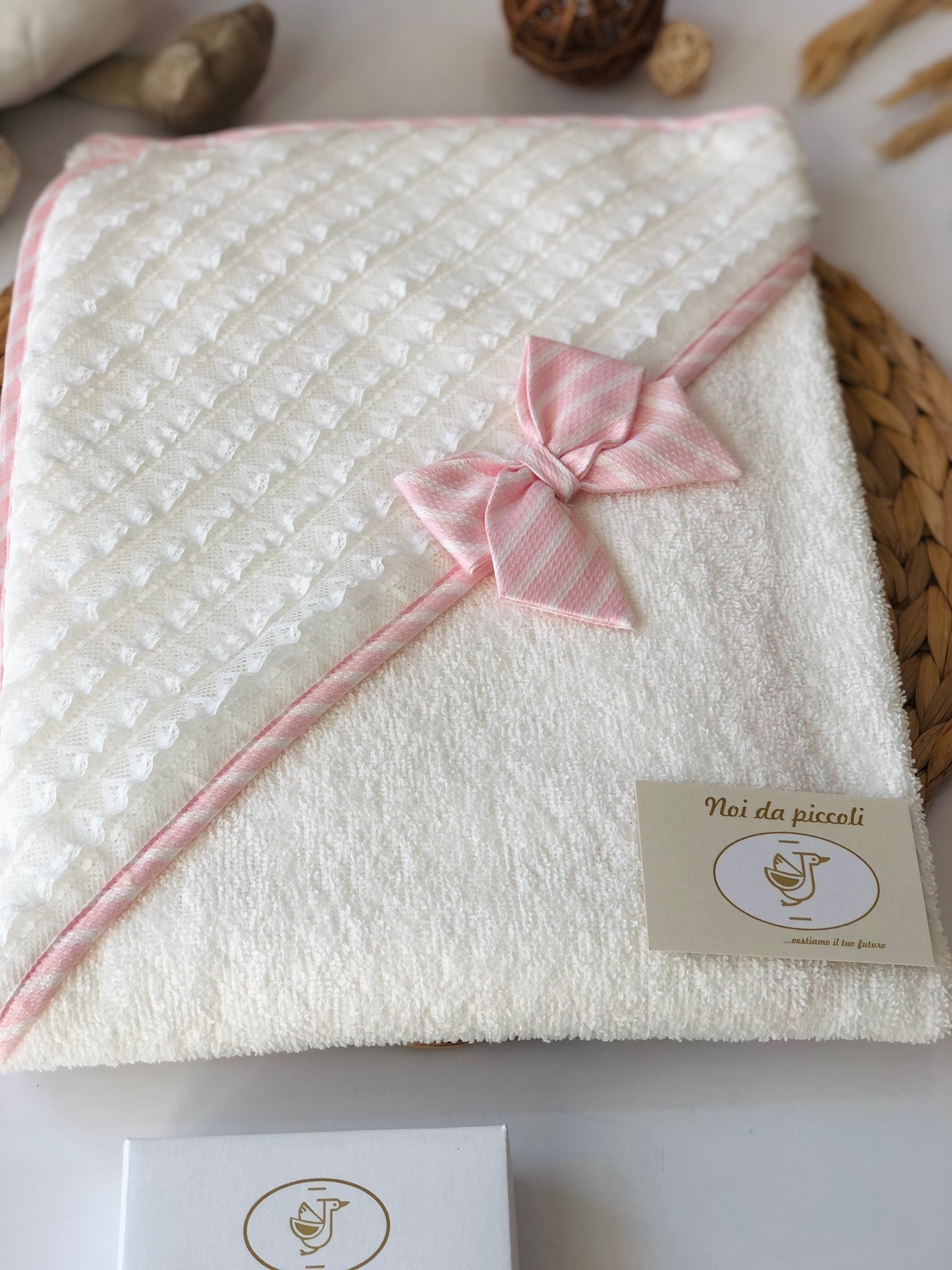 WHITE TRIANGLE TOWEL WITH PINK STRIPED BOW
