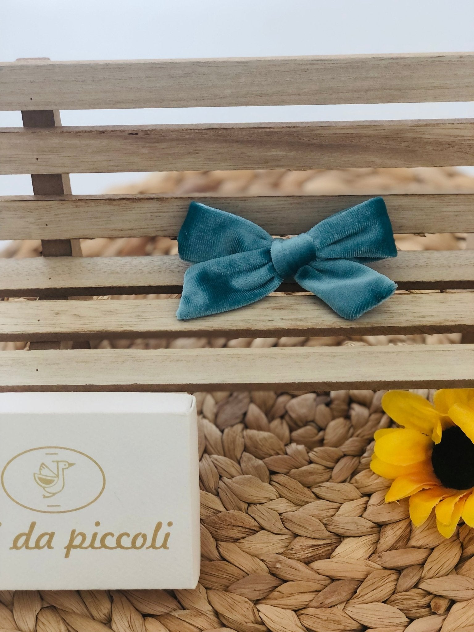 FIOCCHETTO IN VELLUTO BLU PETROLIO - Noi da piccoli