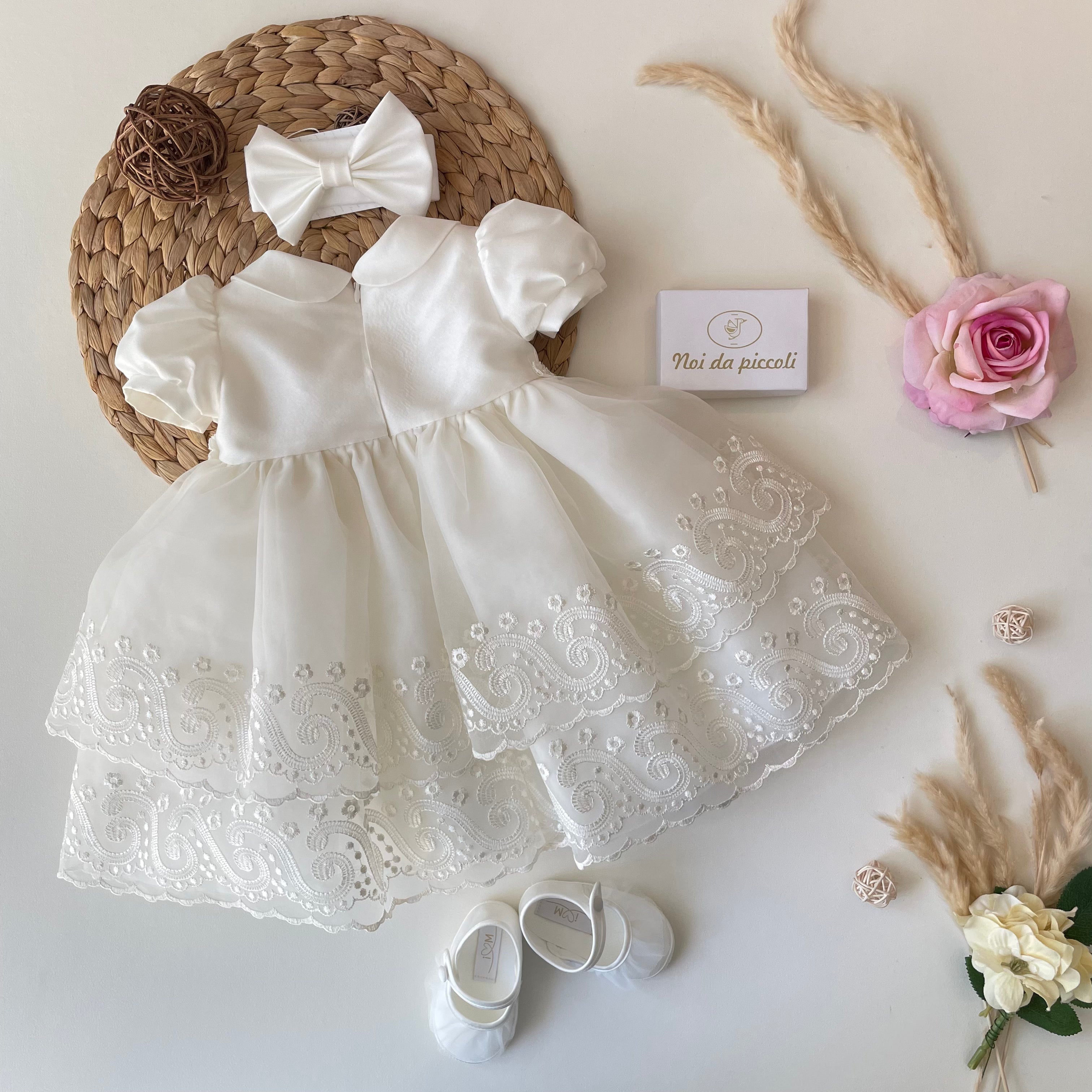 WHITE AND LACE CEREMONY DRESS