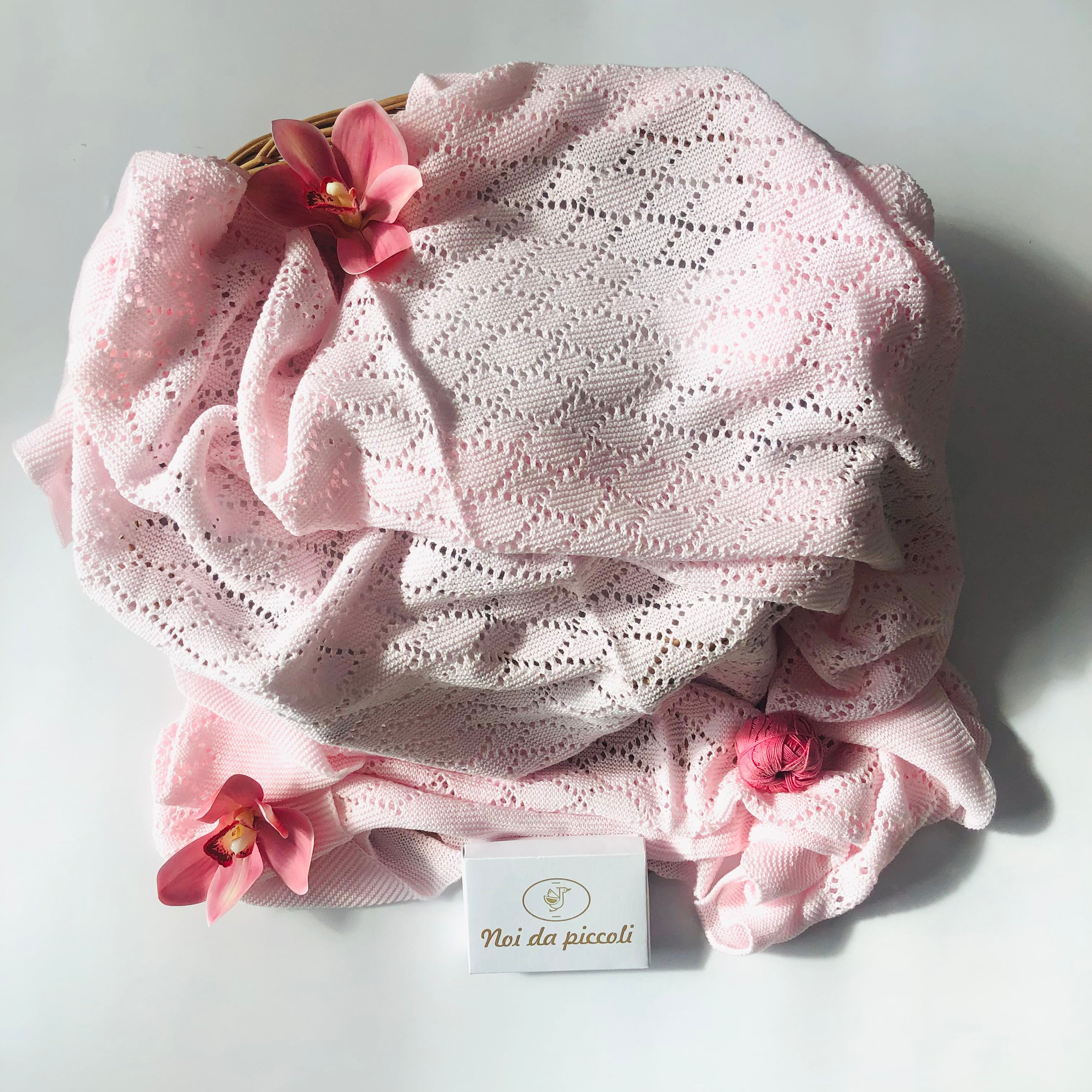 PERFORATED PINK COTTON THREAD BLANKET
