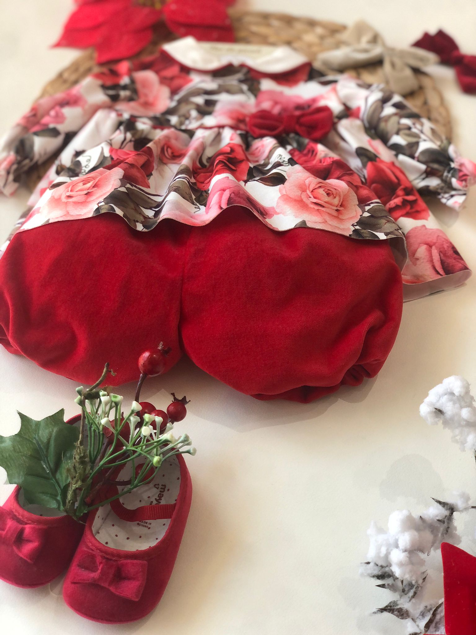 MINIABITO CON CULOTTE ROSE ROSSE - Noi da piccoli