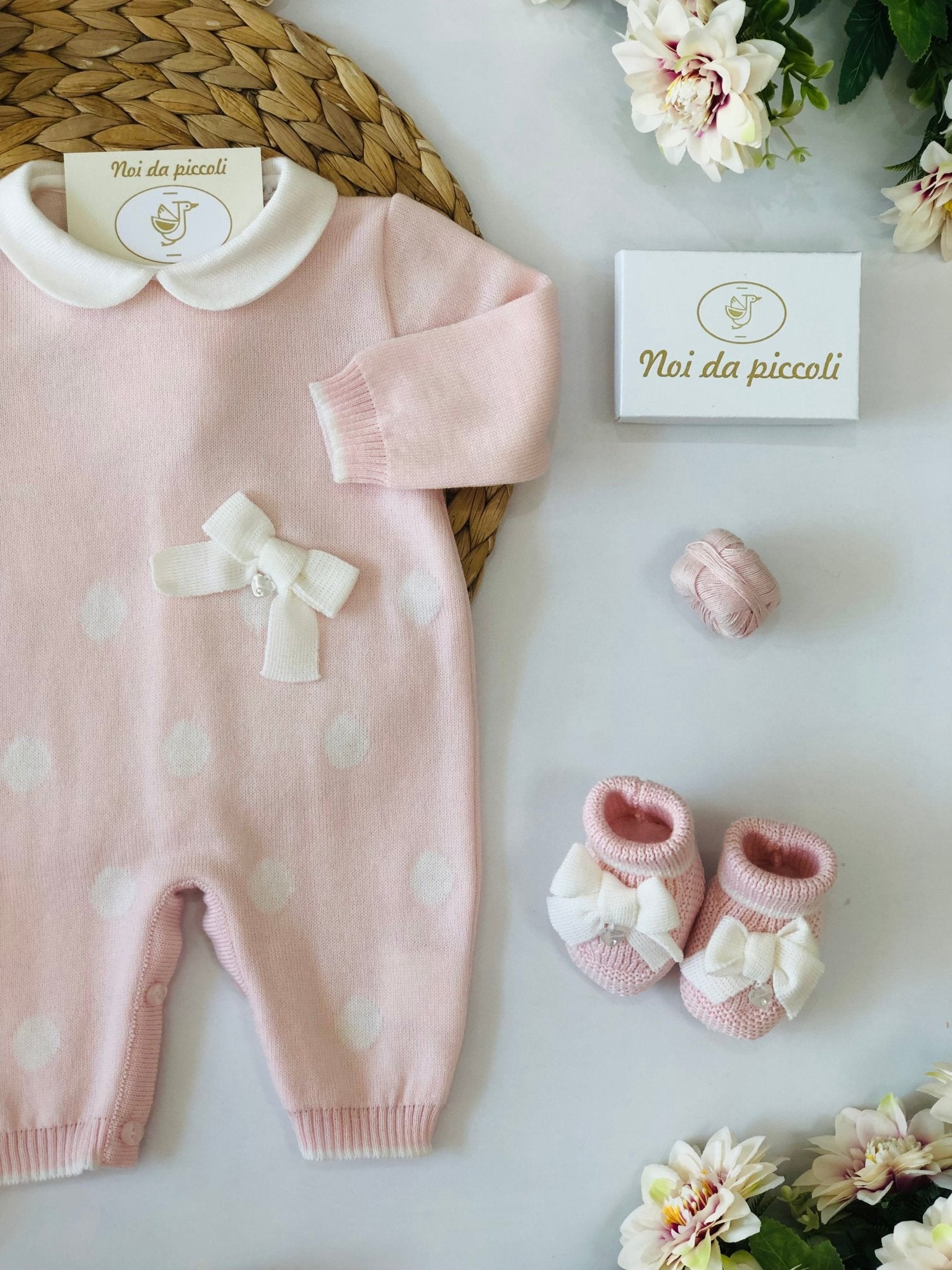 TUTINA CON BABBUCCE ROSA POIS PANNA 100% LANA - Noi da piccoli