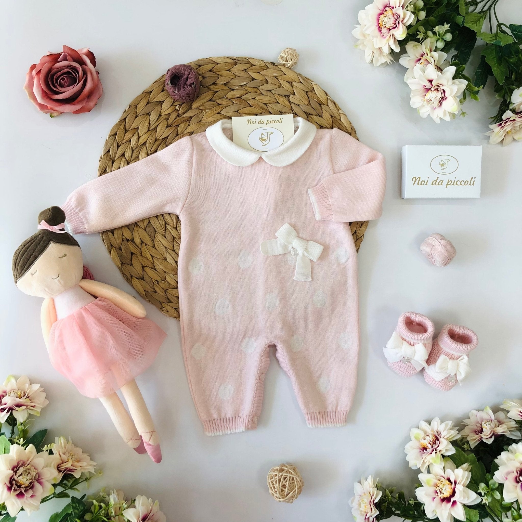 TUTINA CON BABBUCCE ROSA POIS PANNA 100% LANA - Noi da piccoli